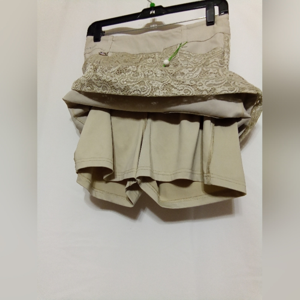Golf skort 🌷 Daily Sports -Beige Size 6.  Skirt with shorts under. Lace pattern - Picture 14 of 15